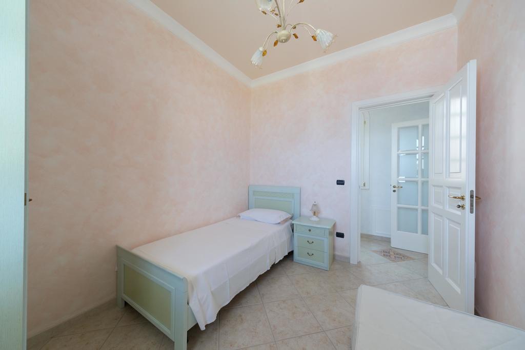 Villa La Ripostiera by BarbarHouse Castro  Exterior foto